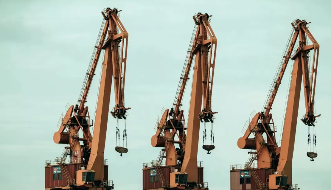 Импортерлордун текшерүү тизмеси: Оор техниканы түшүрүү үчүн глобалдык порт чектери