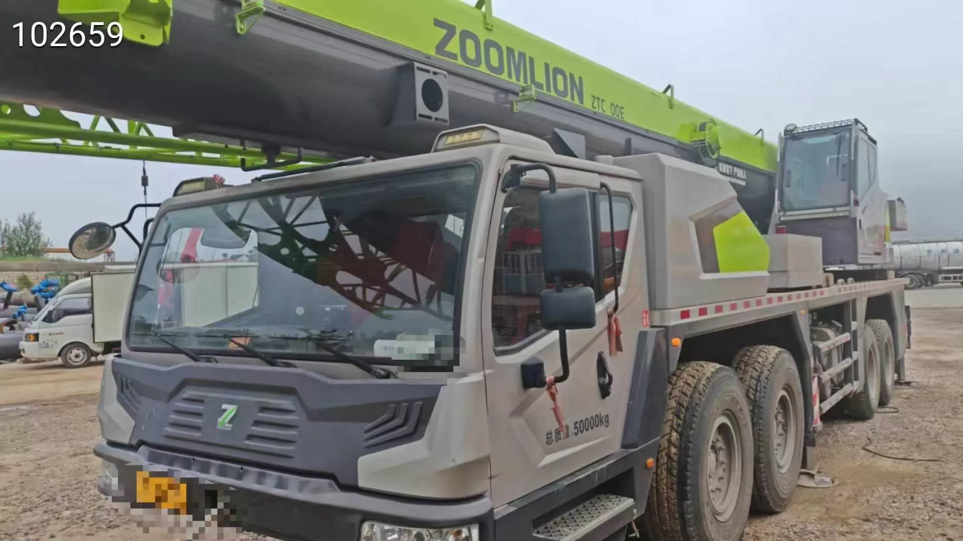 2021 колдонулган кран zoomlion 80t жүк ташуучу кран көтөрүүчү машина дөңгөлөктүү кран